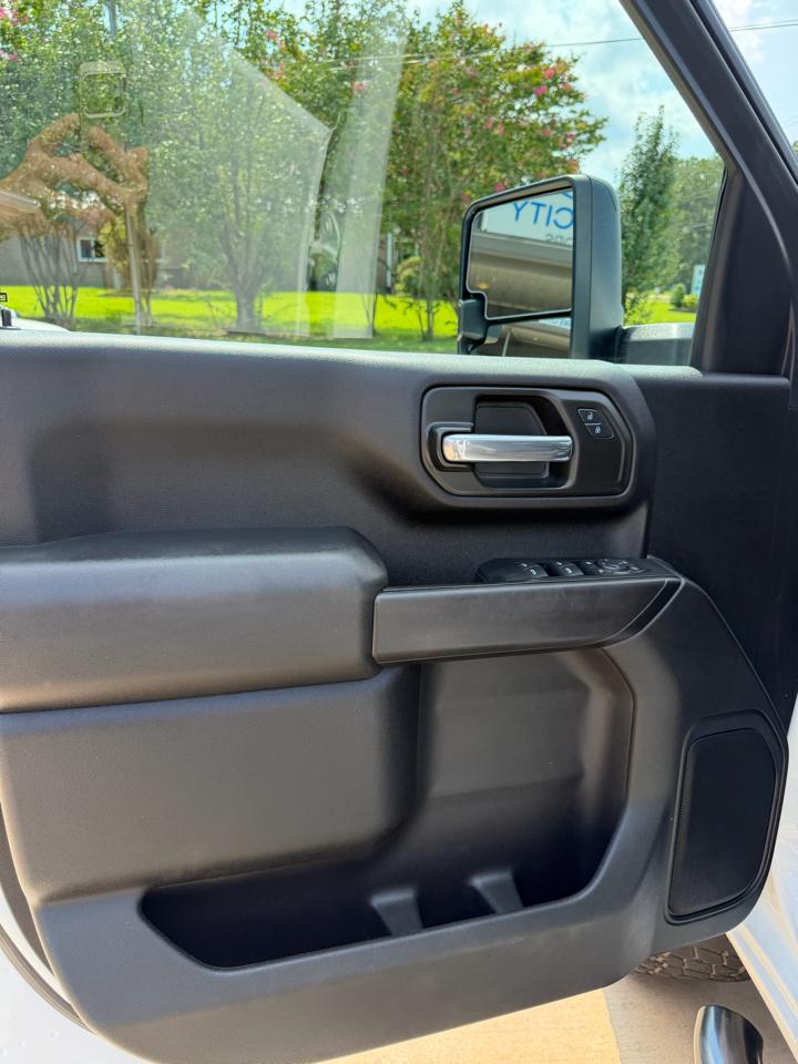 Chevrolet Silverado 2500HD Custom Crew Cab Short Box 4WD 2024
