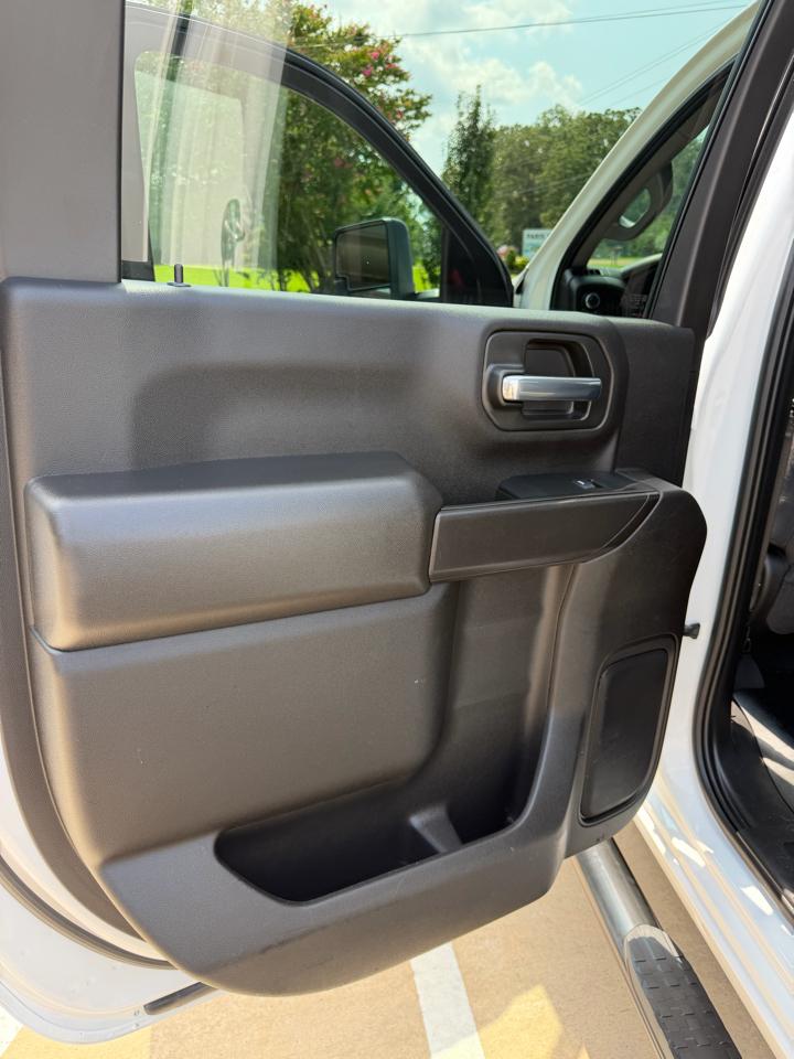 Chevrolet Silverado 2500HD Custom Crew Cab Short Box 4WD 2024