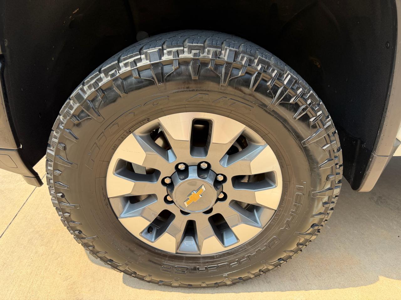 Chevrolet Silverado 2500HD Custom Crew Cab Short Box 4WD 2024