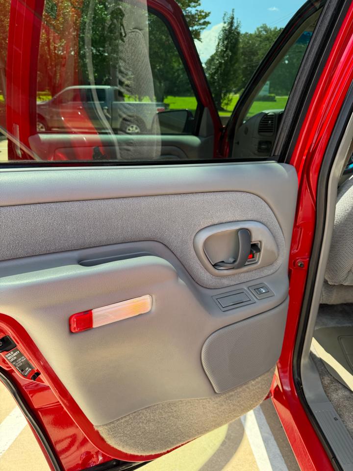 Chevrolet Tahoe 4-Door 2WD 1997