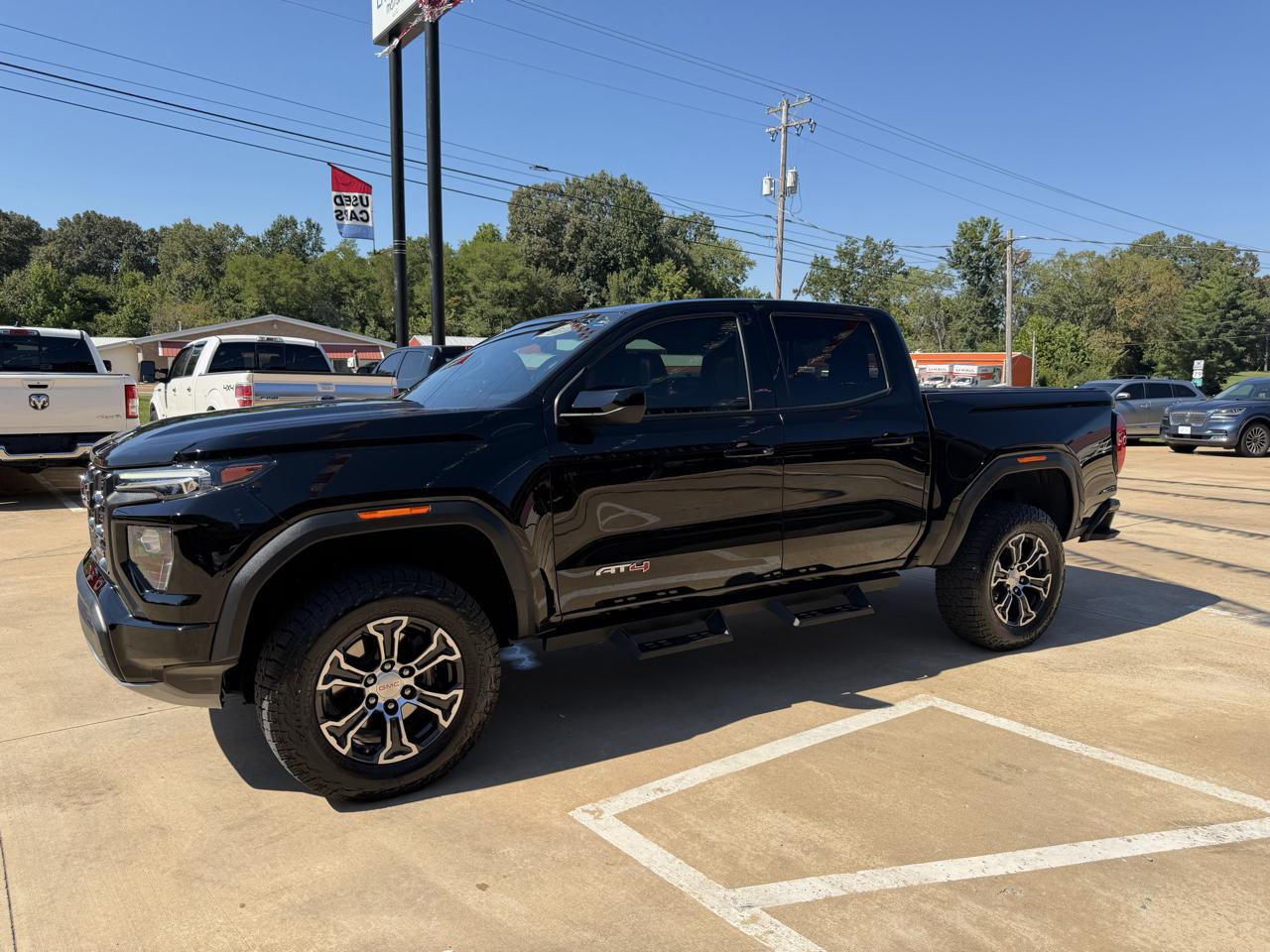 GMC Canyon AT4 Crew Cab 4WD 2023