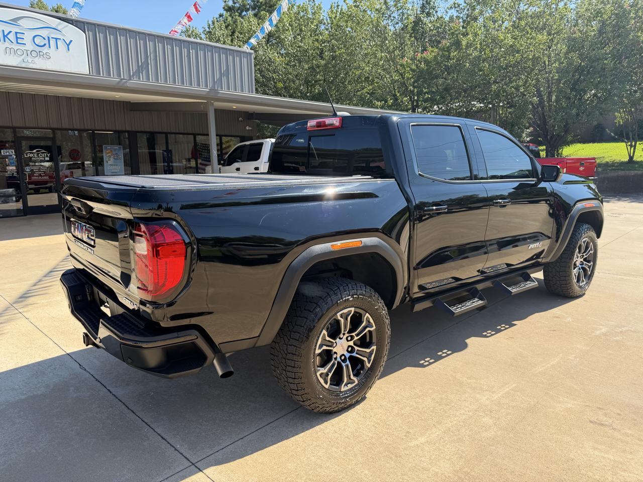 GMC Canyon AT4 Crew Cab 4WD 2023