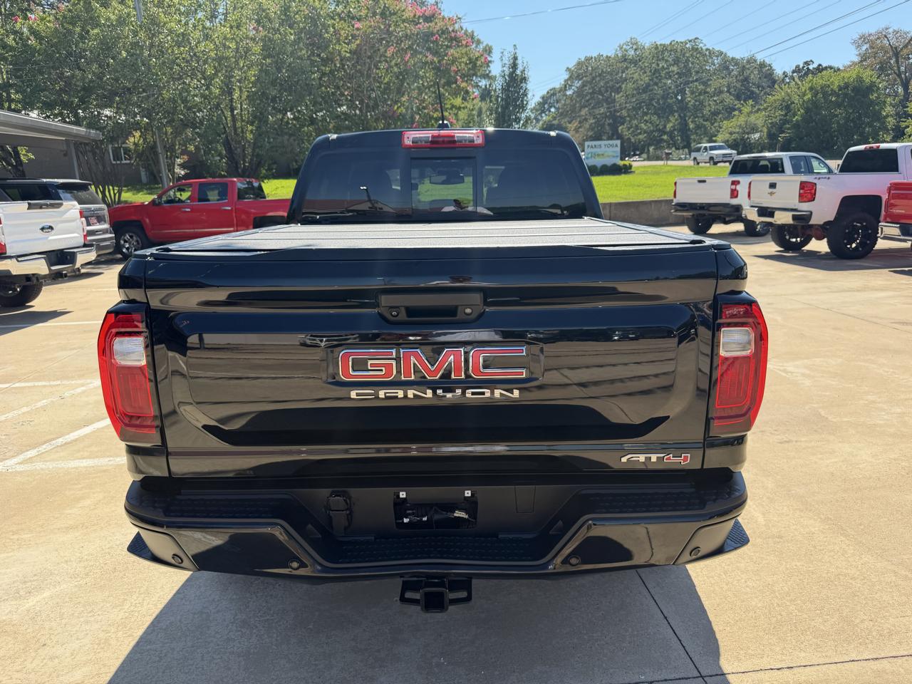 GMC Canyon AT4 Crew Cab 4WD 2023