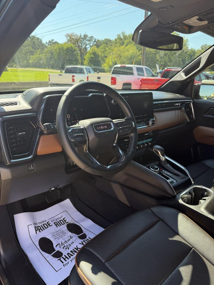 GMC Canyon AT4 Crew Cab 4WD 2023