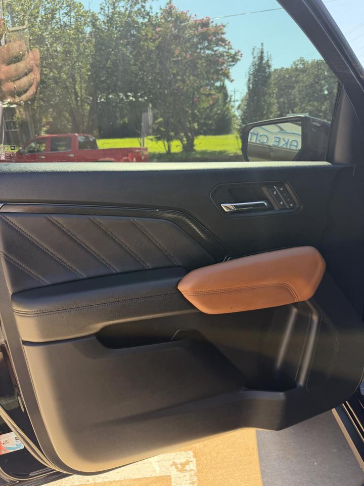 GMC Canyon AT4 Crew Cab 4WD 2023