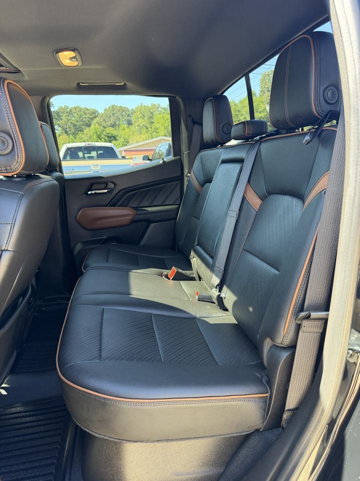 GMC Canyon AT4 Crew Cab 4WD 2023