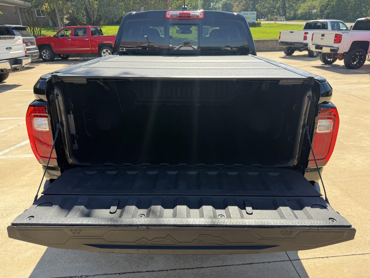 GMC Canyon AT4 Crew Cab 4WD 2023
