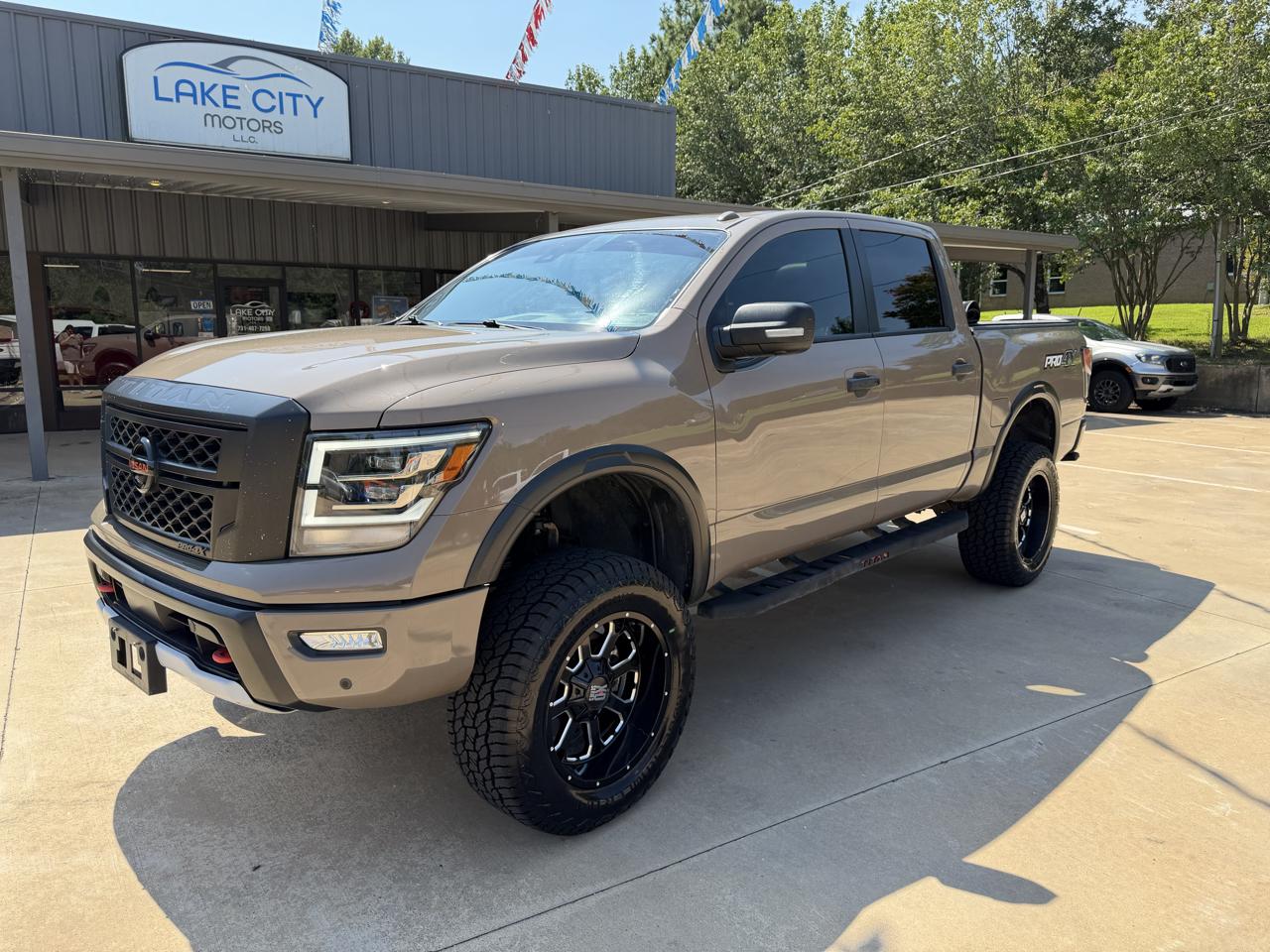 Nissan Titan PRO-4X Crew Cab 4WD 2021