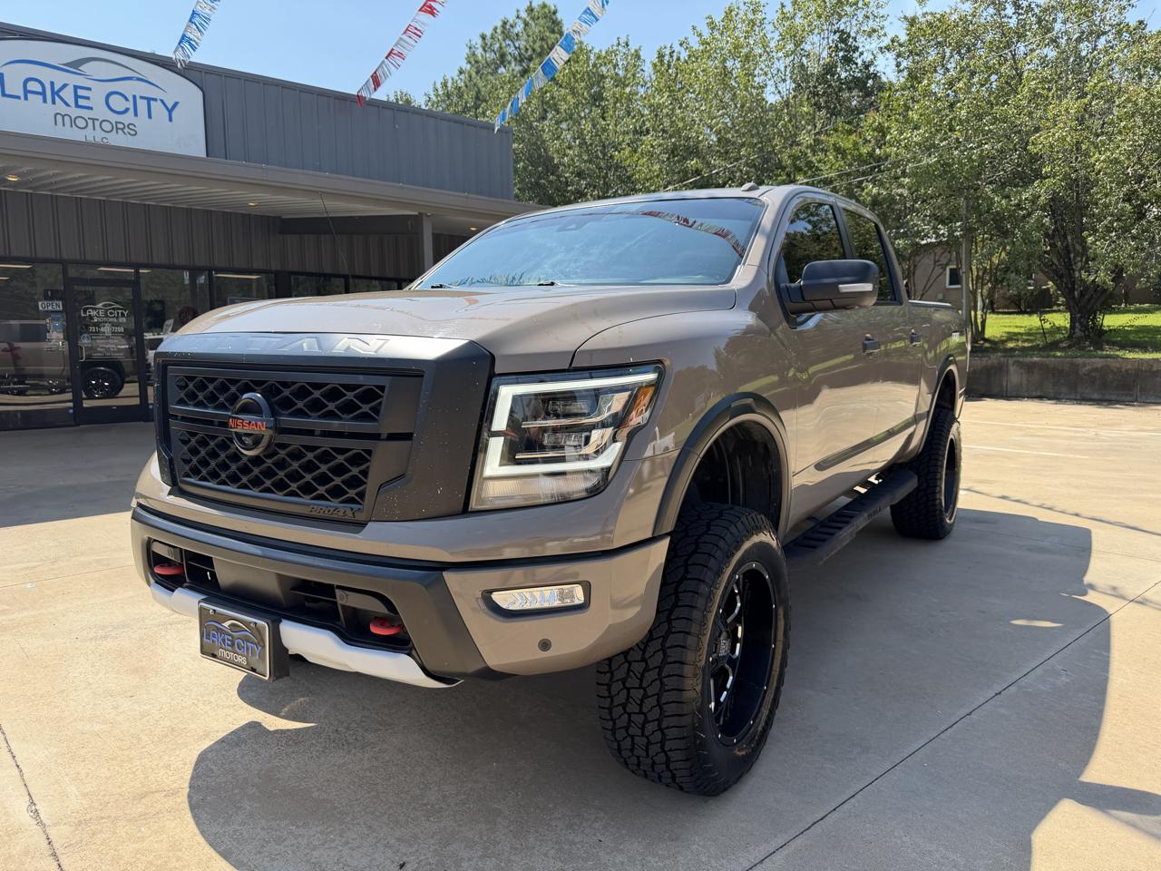 Nissan Titan PRO-4X Crew Cab 4WD 2021