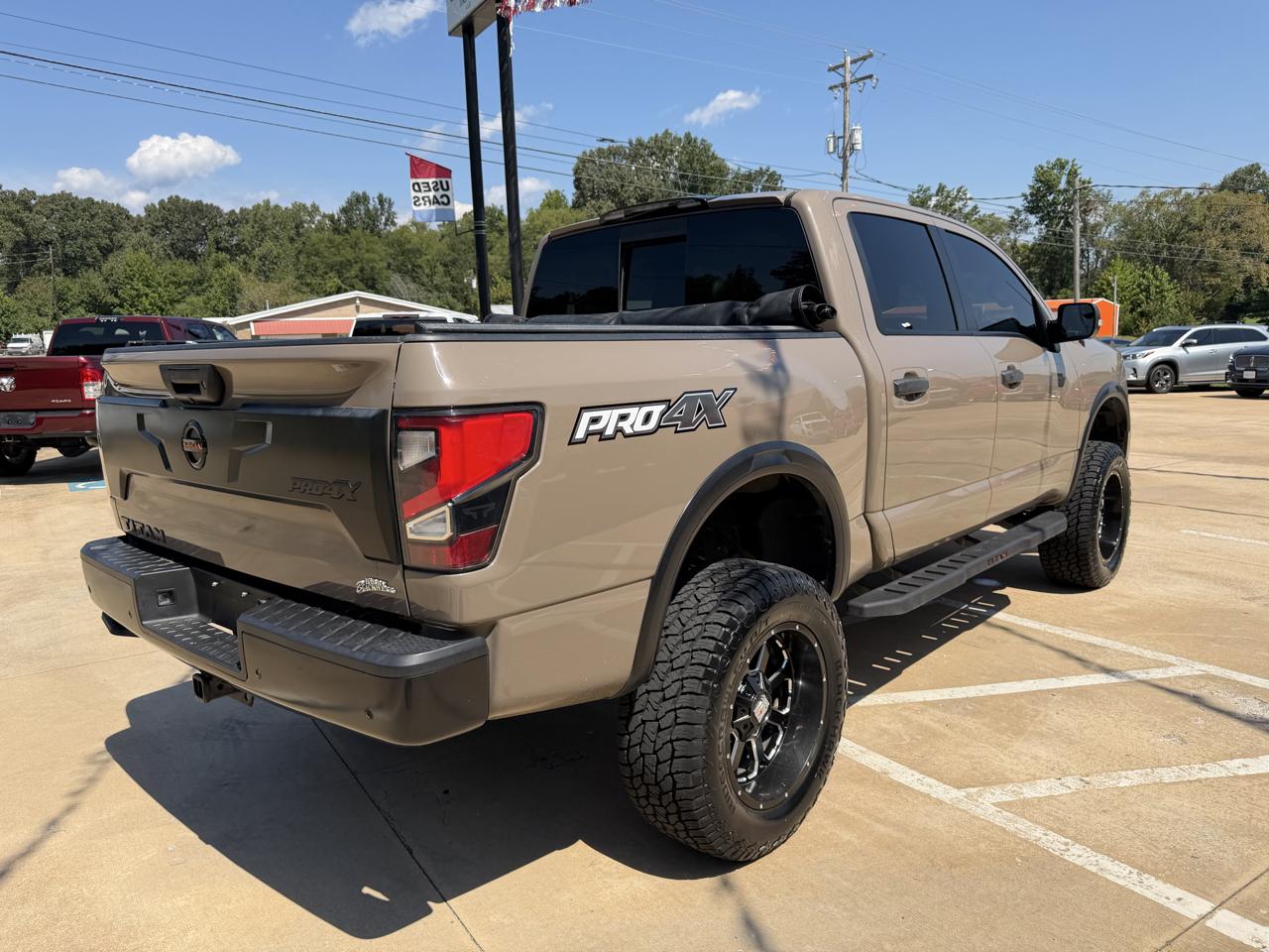 Nissan Titan PRO-4X Crew Cab 4WD 2021