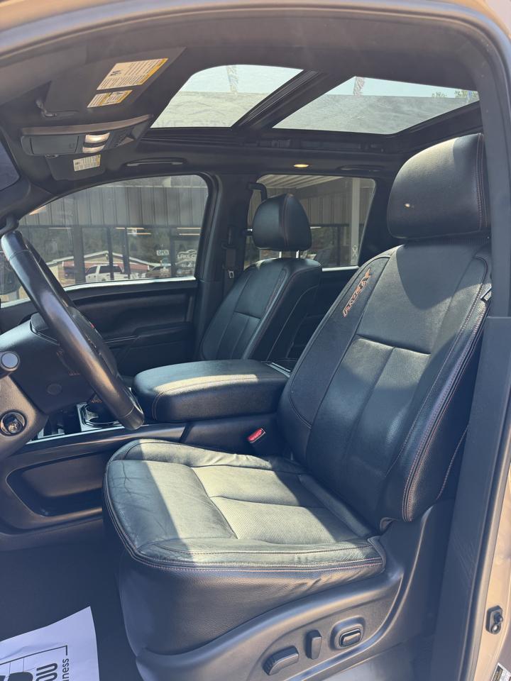 Nissan Titan PRO-4X Crew Cab 4WD 2021