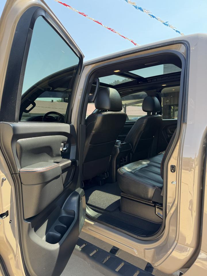 Nissan Titan PRO-4X Crew Cab 4WD 2021