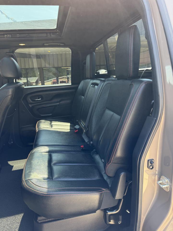Nissan Titan PRO-4X Crew Cab 4WD 2021