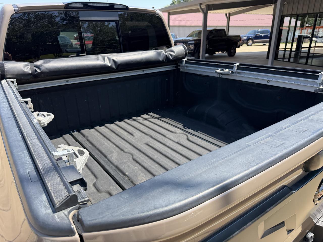 Nissan Titan PRO-4X Crew Cab 4WD 2021