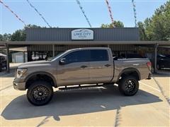 2021 Nissan Titan 