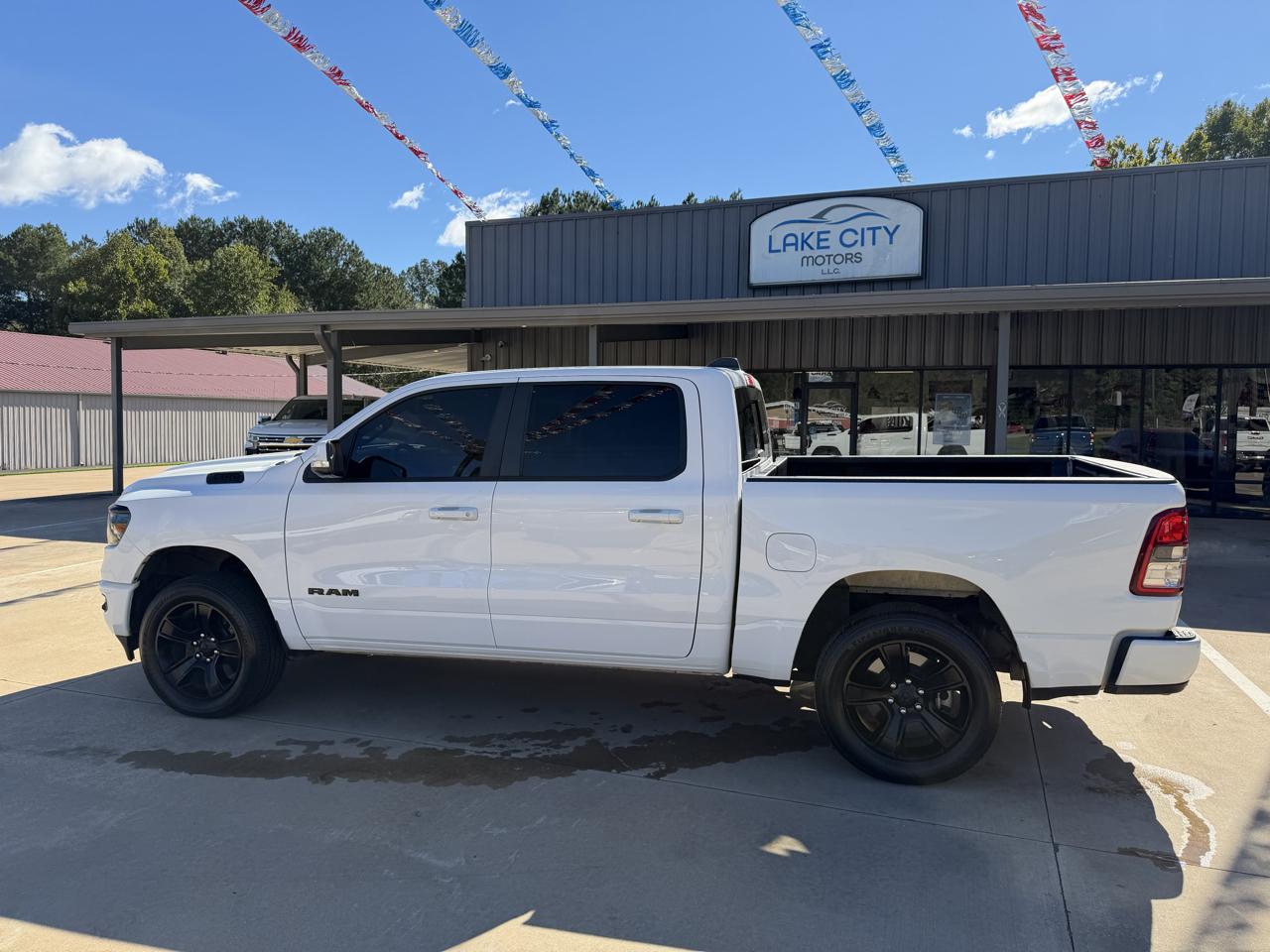 RAM 1500 Big Horn Crew Cab SWB 4WD 2020