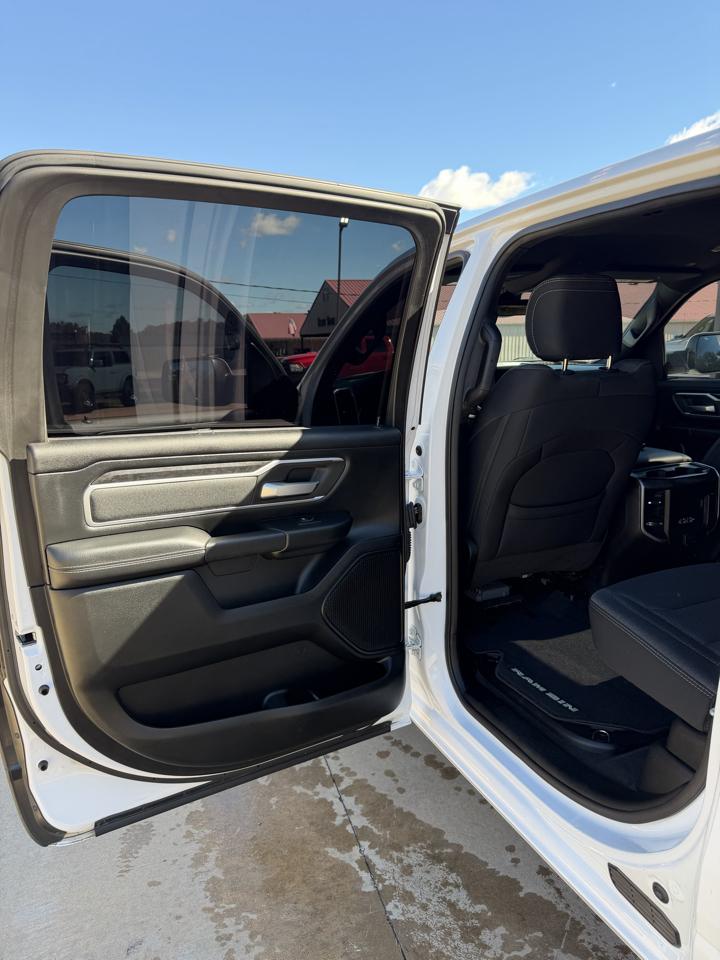 RAM 1500 Big Horn Crew Cab SWB 4WD 2020