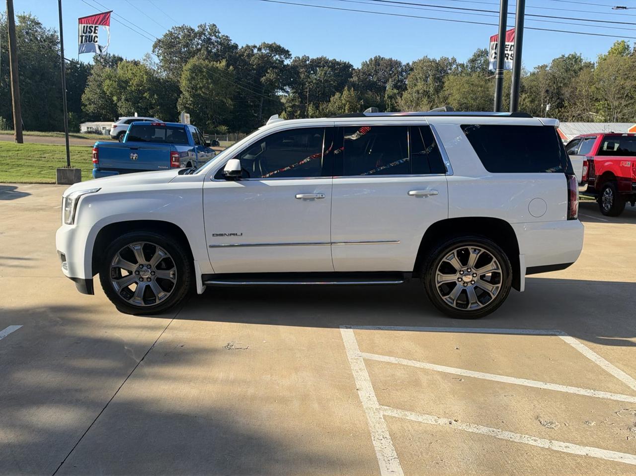 GMC Yukon Denali 4WD 2017