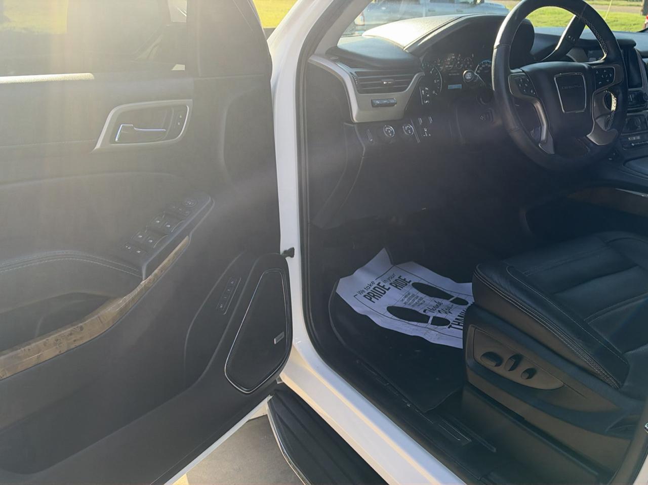 GMC Yukon Denali 4WD 2017