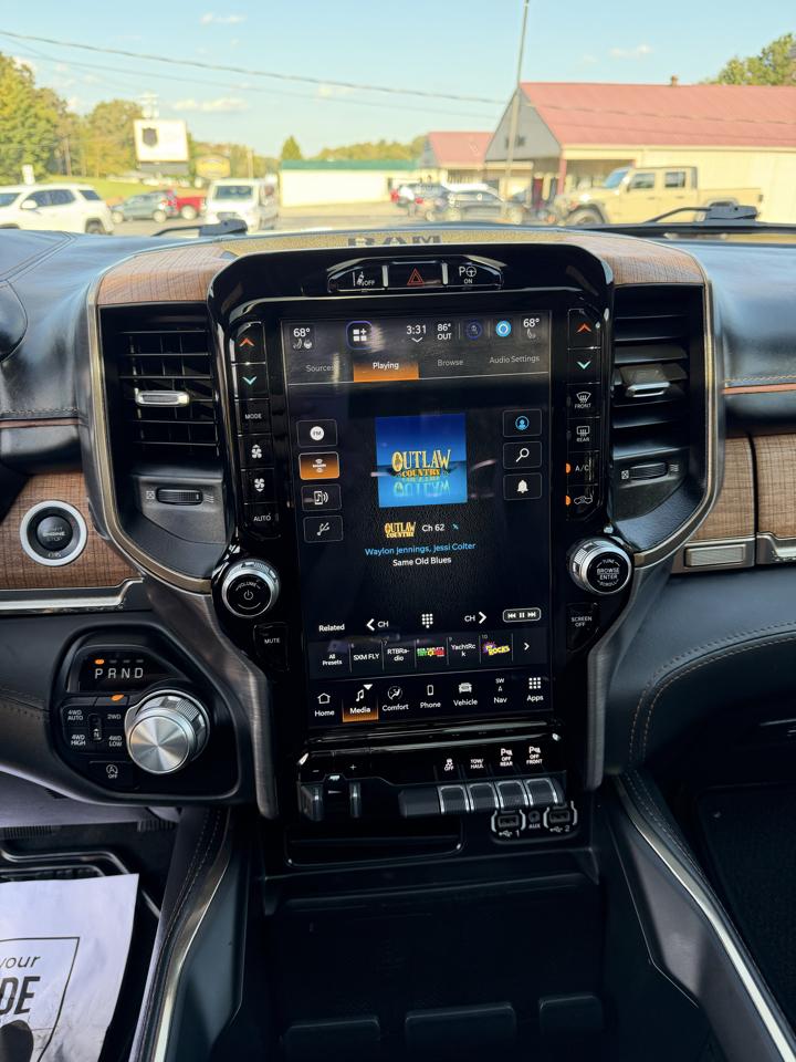 RAM 1500 Limited Longhorn 4x4 Crew Cab 5'7" Box 2022