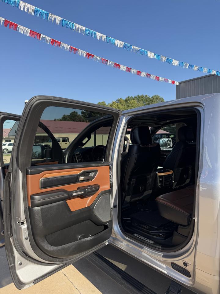 RAM 1500 Limited Longhorn 4x4 Crew Cab 5'7" Box 2022