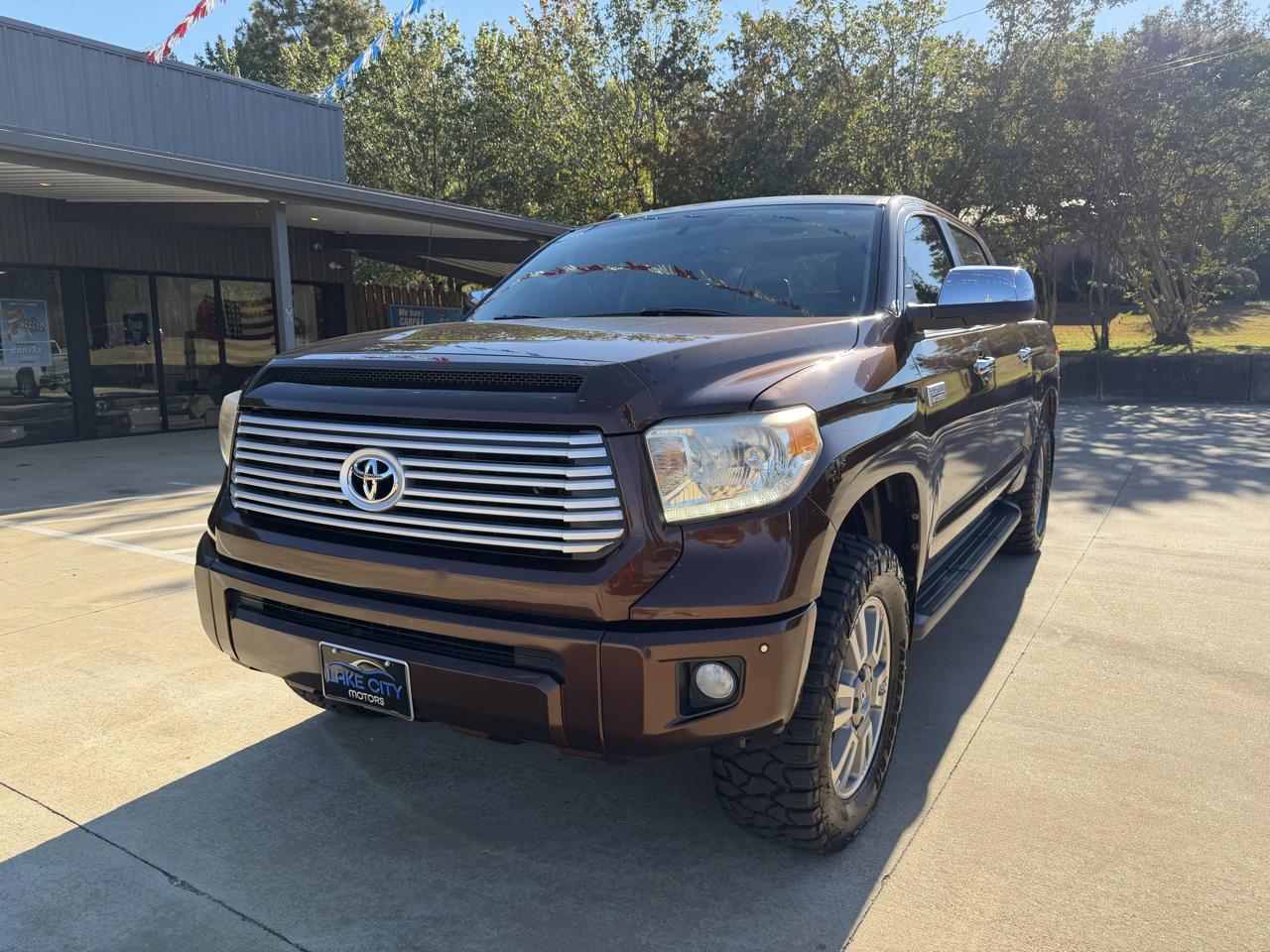 Toyota Tundra Platinum CrewMax 5.7L FFV 4WD 2016