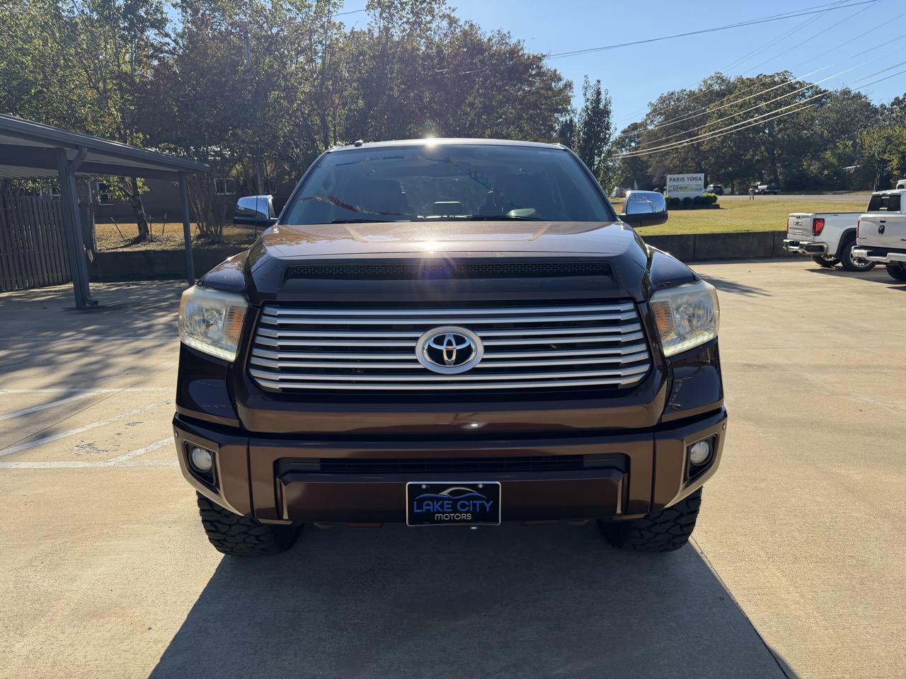 Toyota Tundra Platinum CrewMax 5.7L FFV 4WD 2016