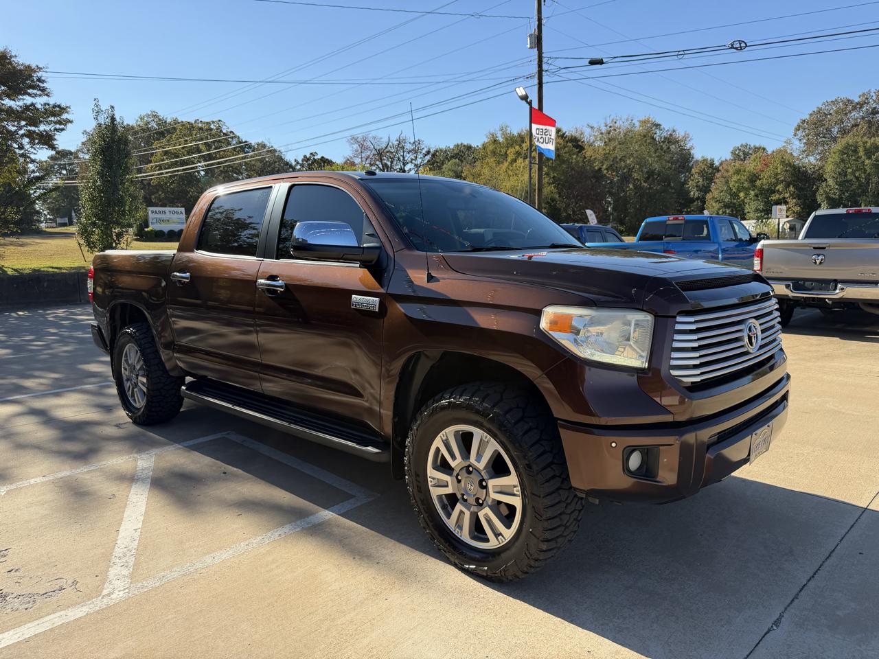 Toyota Tundra Platinum CrewMax 5.7L FFV 4WD 2016