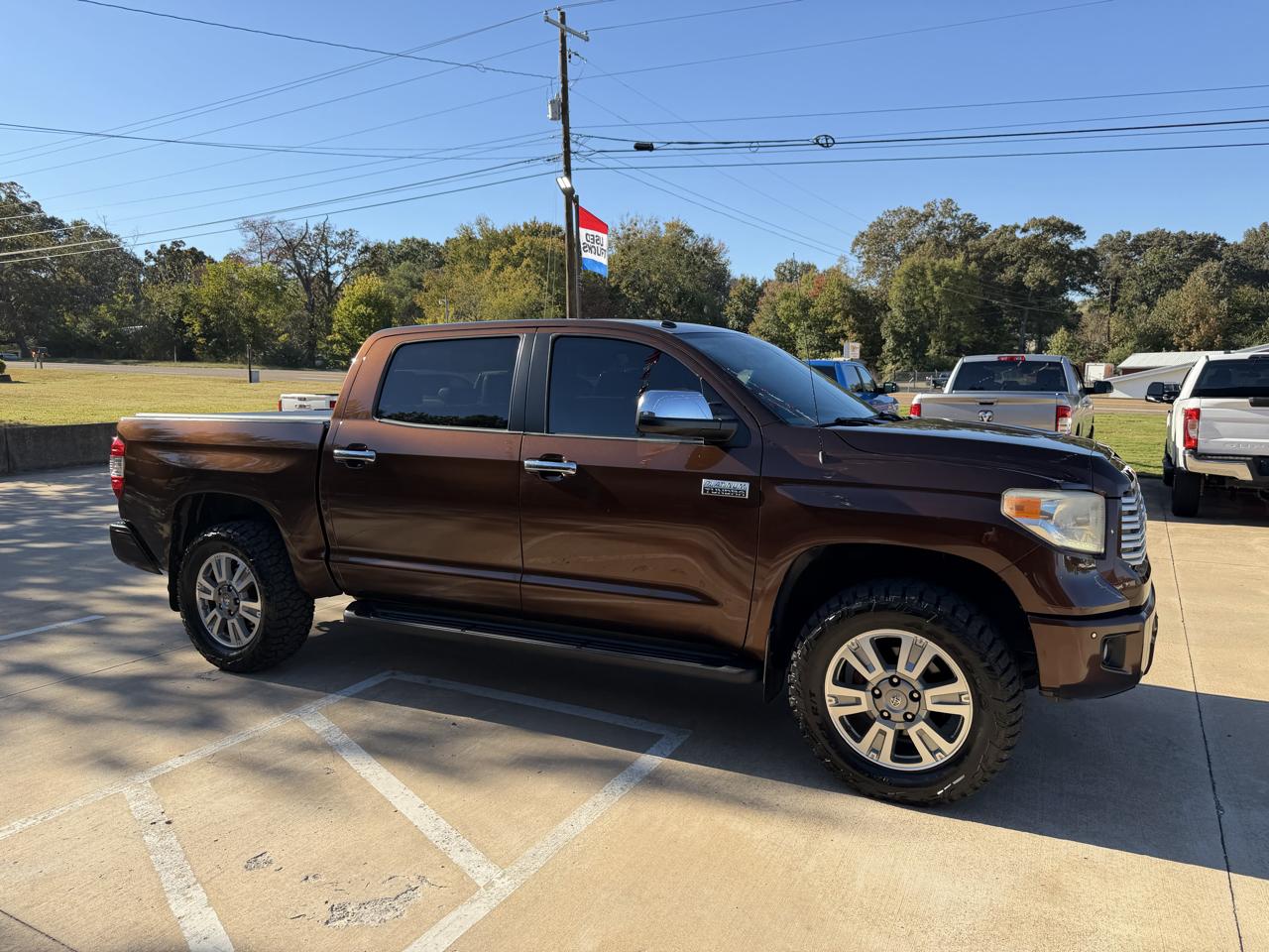 Toyota Tundra Platinum CrewMax 5.7L FFV 4WD 2016