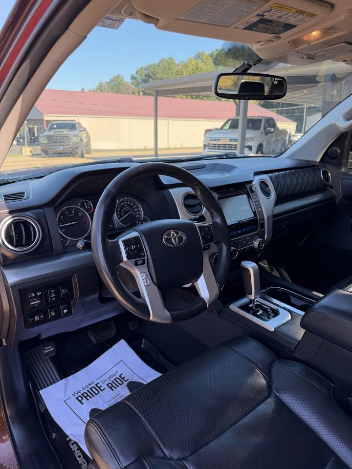 Toyota Tundra Platinum CrewMax 5.7L FFV 4WD 2016