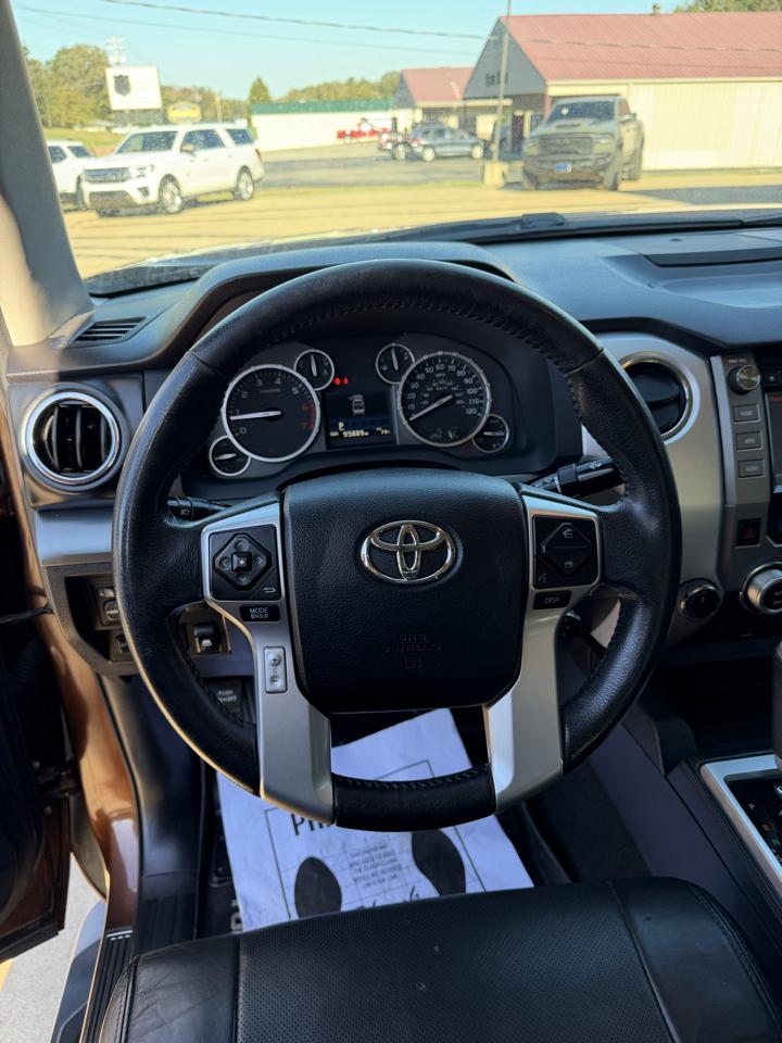 Toyota Tundra Platinum CrewMax 5.7L FFV 4WD 2016