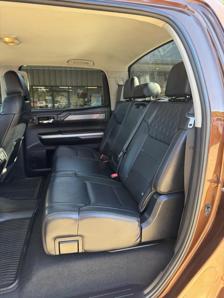 Toyota Tundra Platinum CrewMax 5.7L FFV 4WD 2016