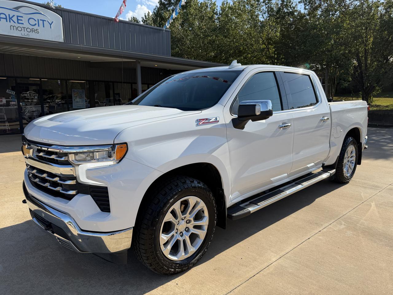 Chevrolet Silverado 1500 LTZ Crew Cab 4WD 2023