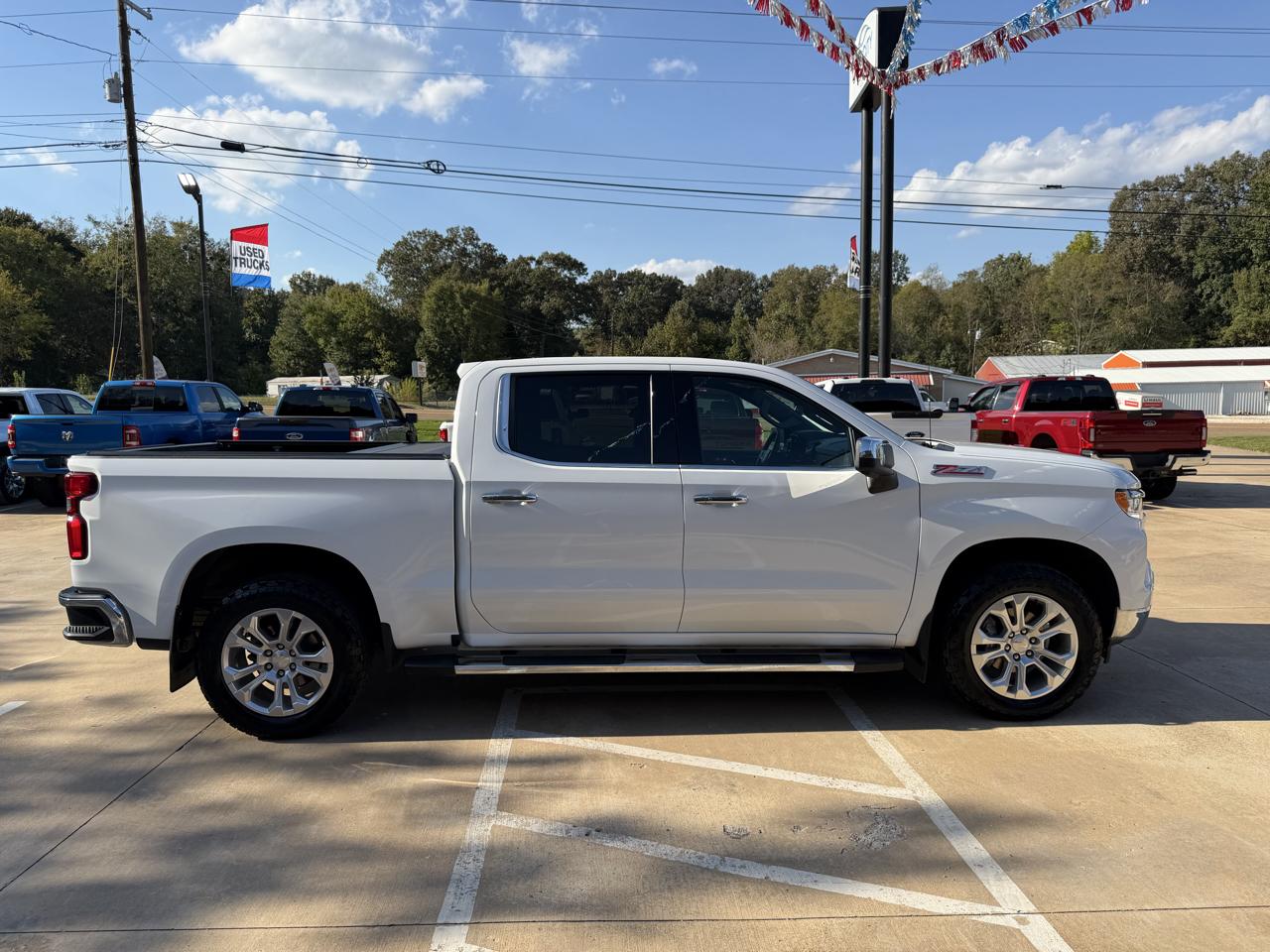 Chevrolet Silverado 1500 LTZ Crew Cab 4WD 2023