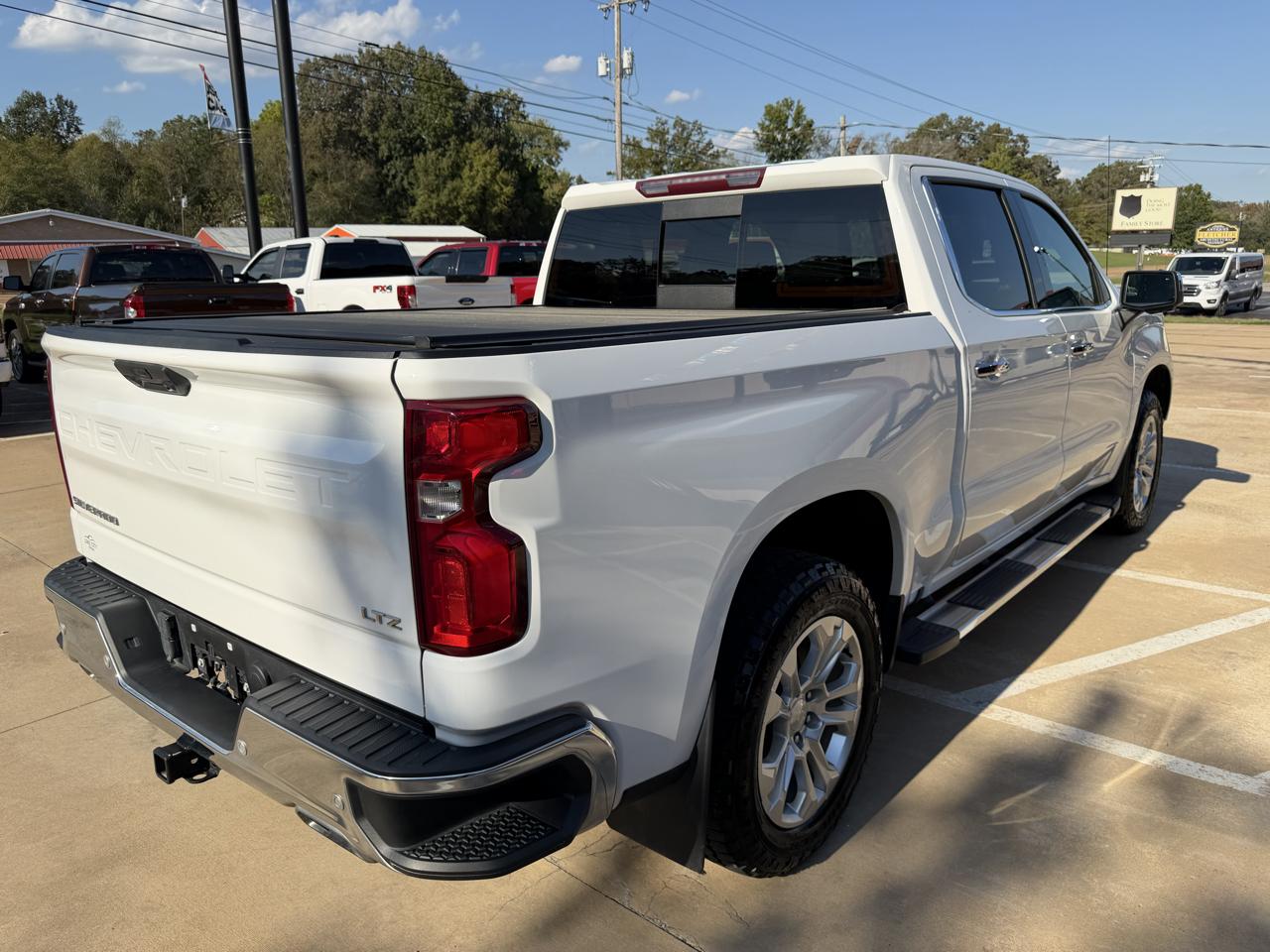 Chevrolet Silverado 1500 LTZ Crew Cab 4WD 2023