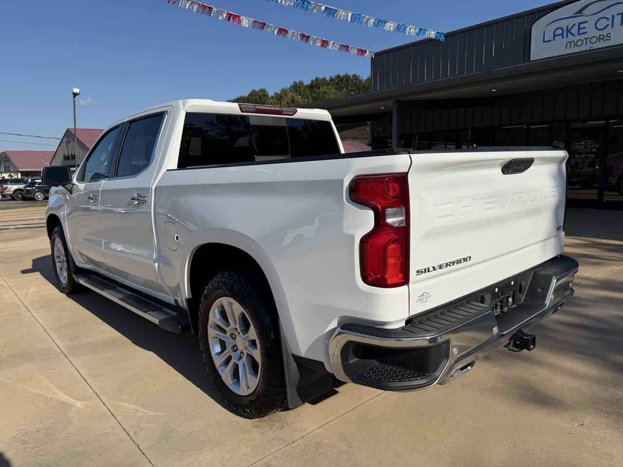 Chevrolet Silverado 1500 LTZ Crew Cab 4WD 2023