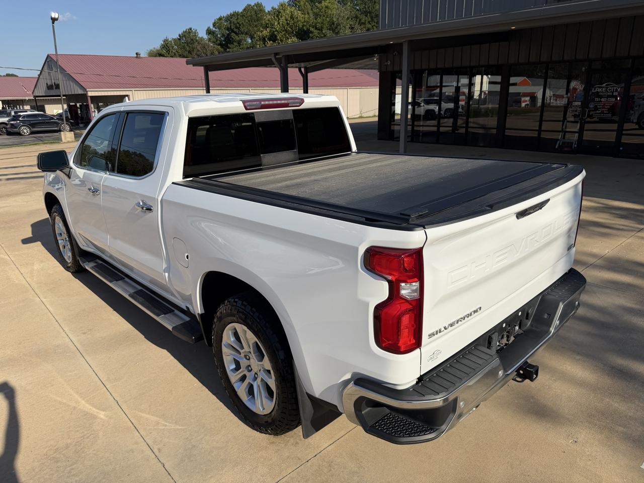 Chevrolet Silverado 1500 LTZ Crew Cab 4WD 2023