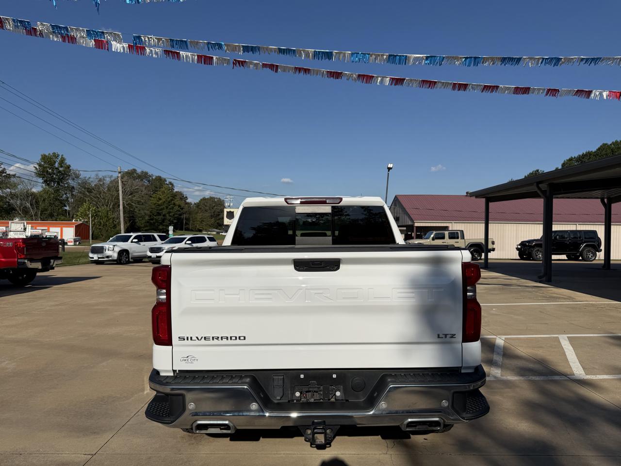 Chevrolet Silverado 1500 LTZ Crew Cab 4WD 2023