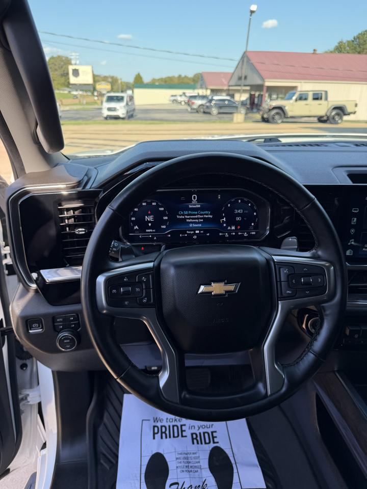 Chevrolet Silverado 1500 LTZ Crew Cab 4WD 2023