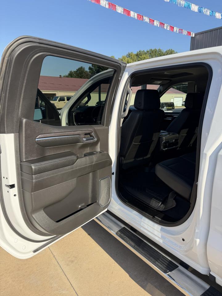 Chevrolet Silverado 1500 LTZ Crew Cab 4WD 2023