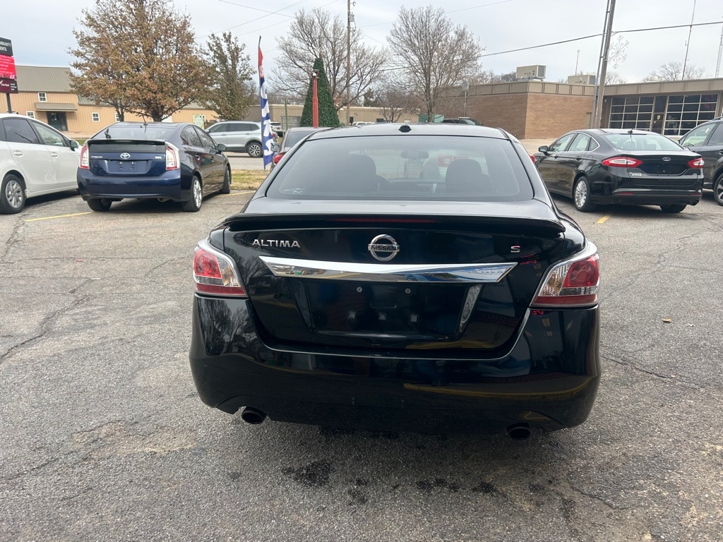 Nissan Altima 2.5 S 2015