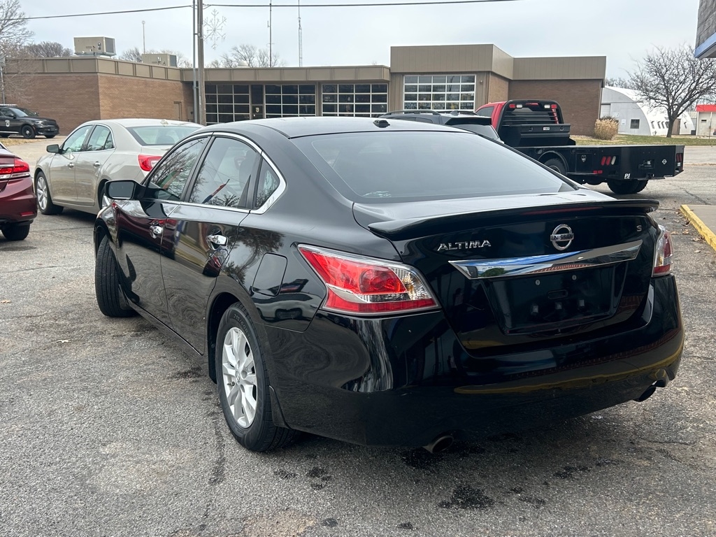 Nissan Altima 2.5 S 2015