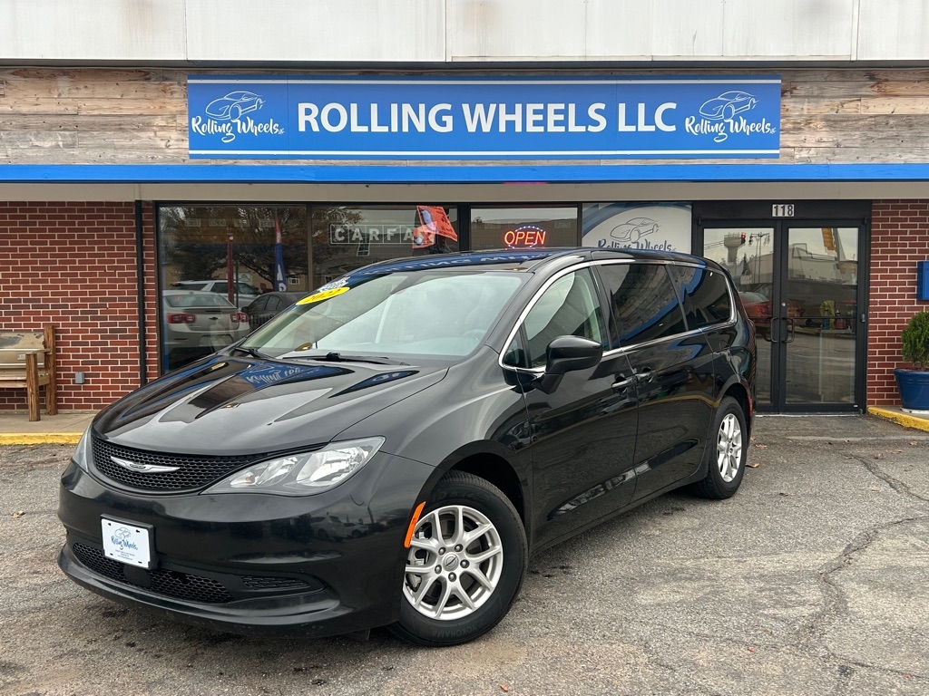 2022 Chrysler Voyager LX
