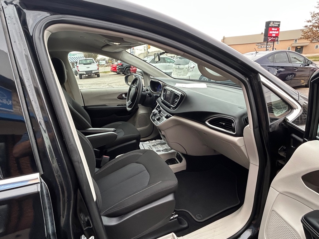 Chrysler Voyager LX 2022