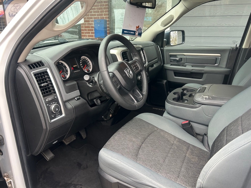 RAM 1500 Lone Star 4x2 Quad Cab 6'4" Box 2014