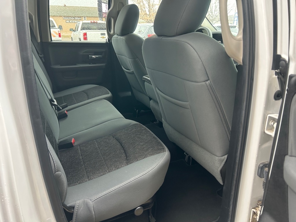 RAM 1500 Lone Star 4x2 Quad Cab 6'4" Box 2014