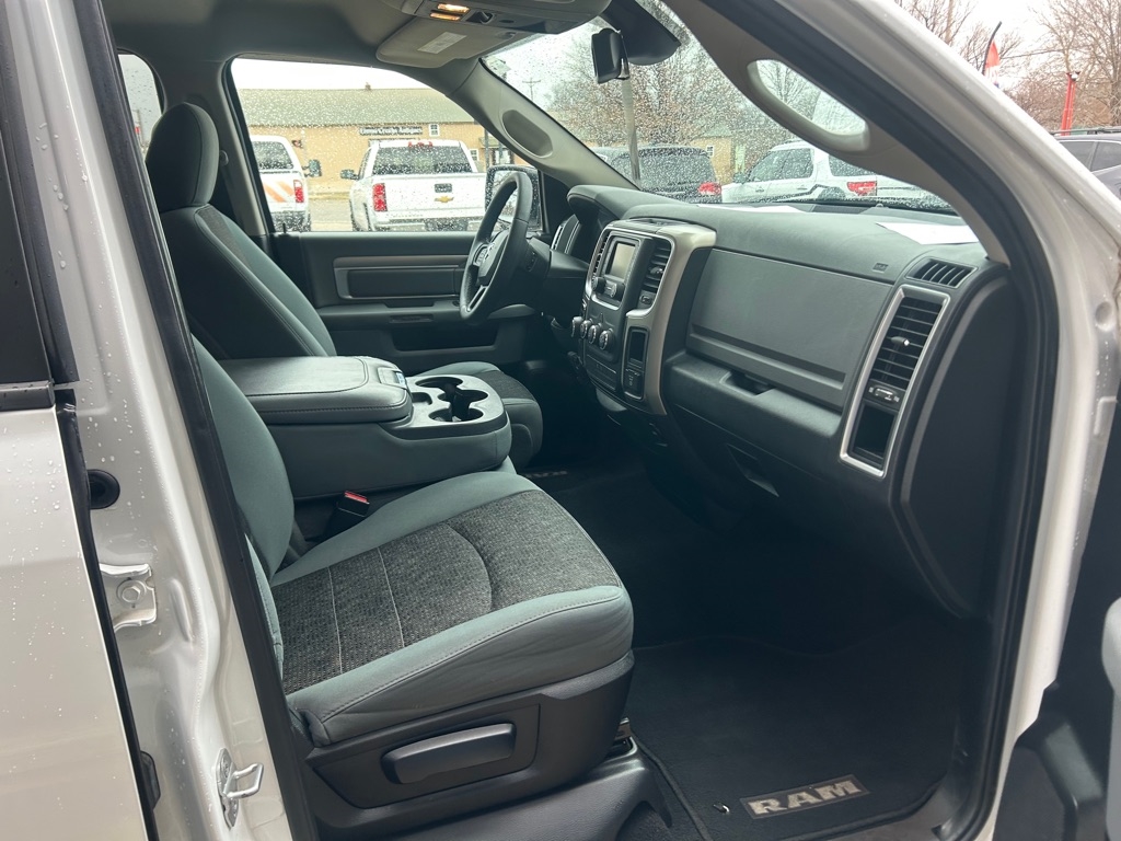 RAM 1500 Lone Star 4x2 Quad Cab 6'4" Box 2014