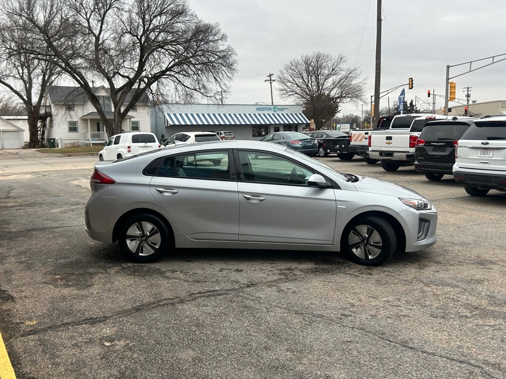 Hyundai Ioniq Hybrid Blue 2020