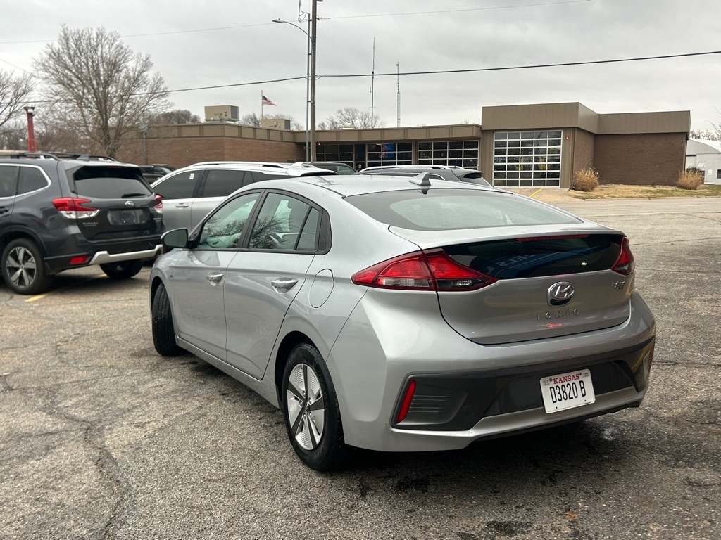 Hyundai Ioniq Hybrid Blue 2020