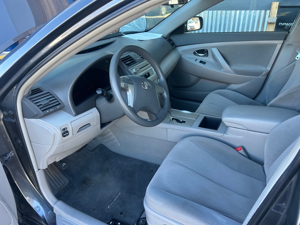 Toyota Camry LE 5-Spd AT 2009